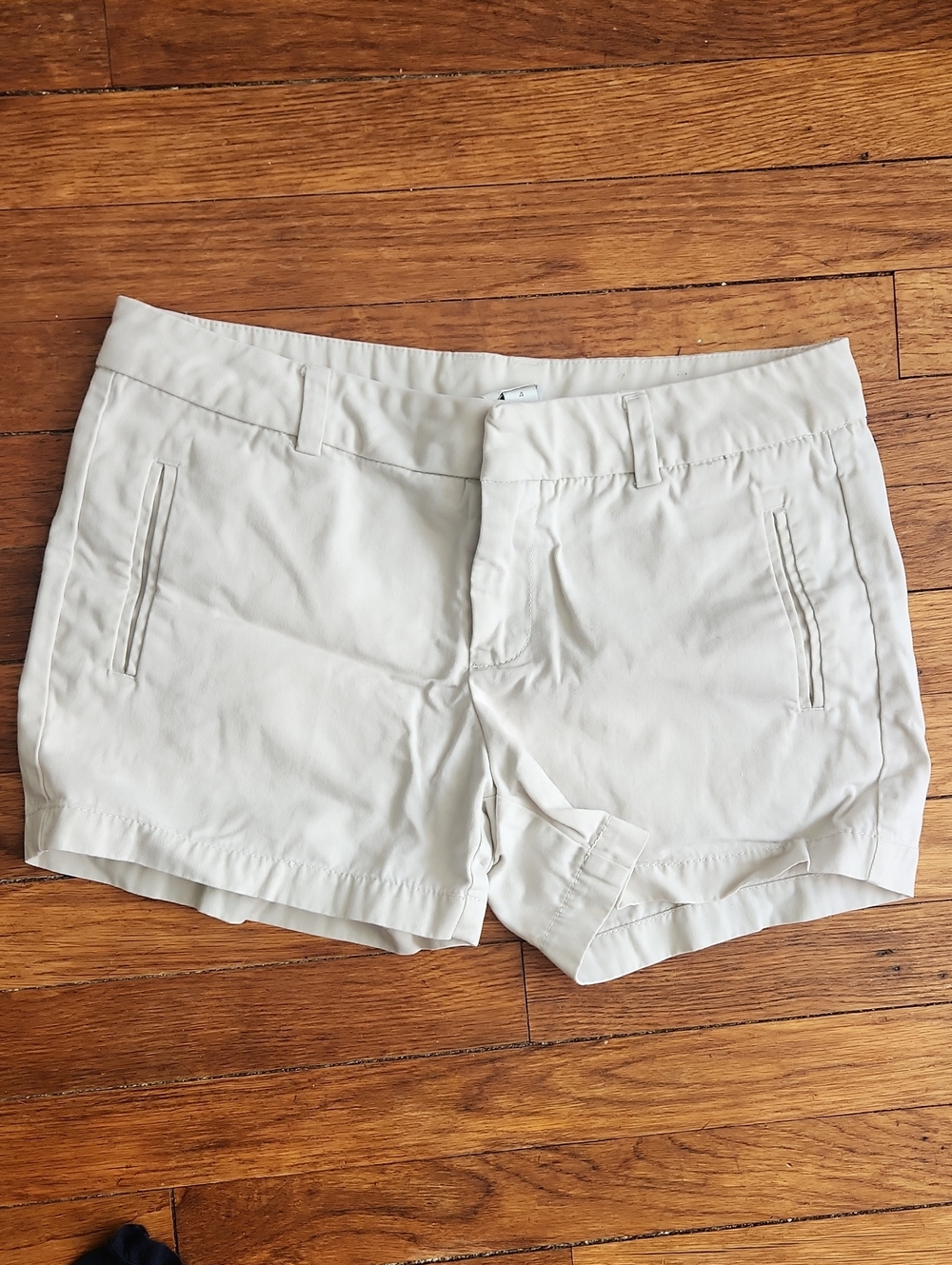 Stylus Khaki Shorts 3.5" Inseam Mid-rise